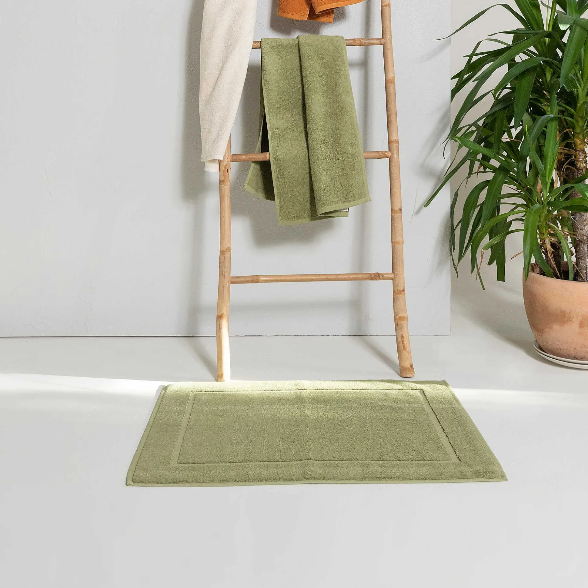 LIVING CRAFTS Orlando - Badematte Khaki Store
