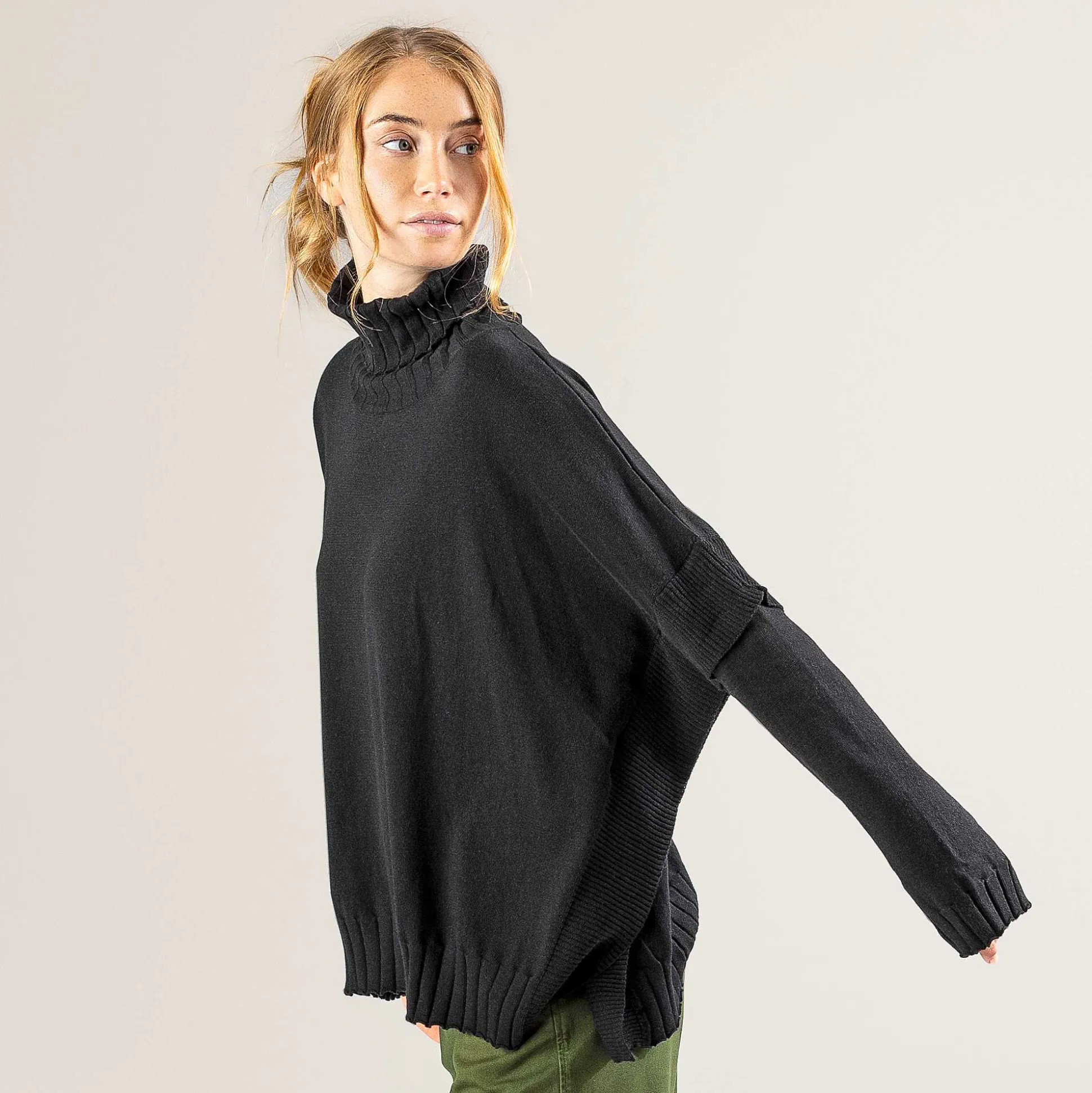 LIVING CRAFTS Paisley - Poncho Schwarz Shop