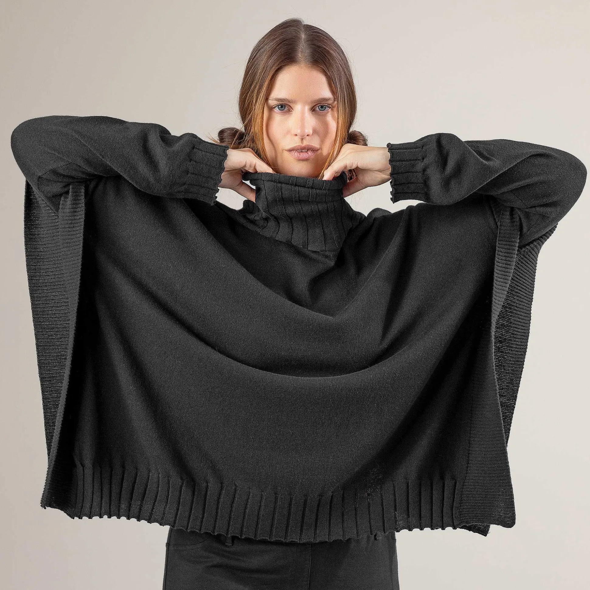 LIVING CRAFTS Paisley - Poncho Schwarz Shop