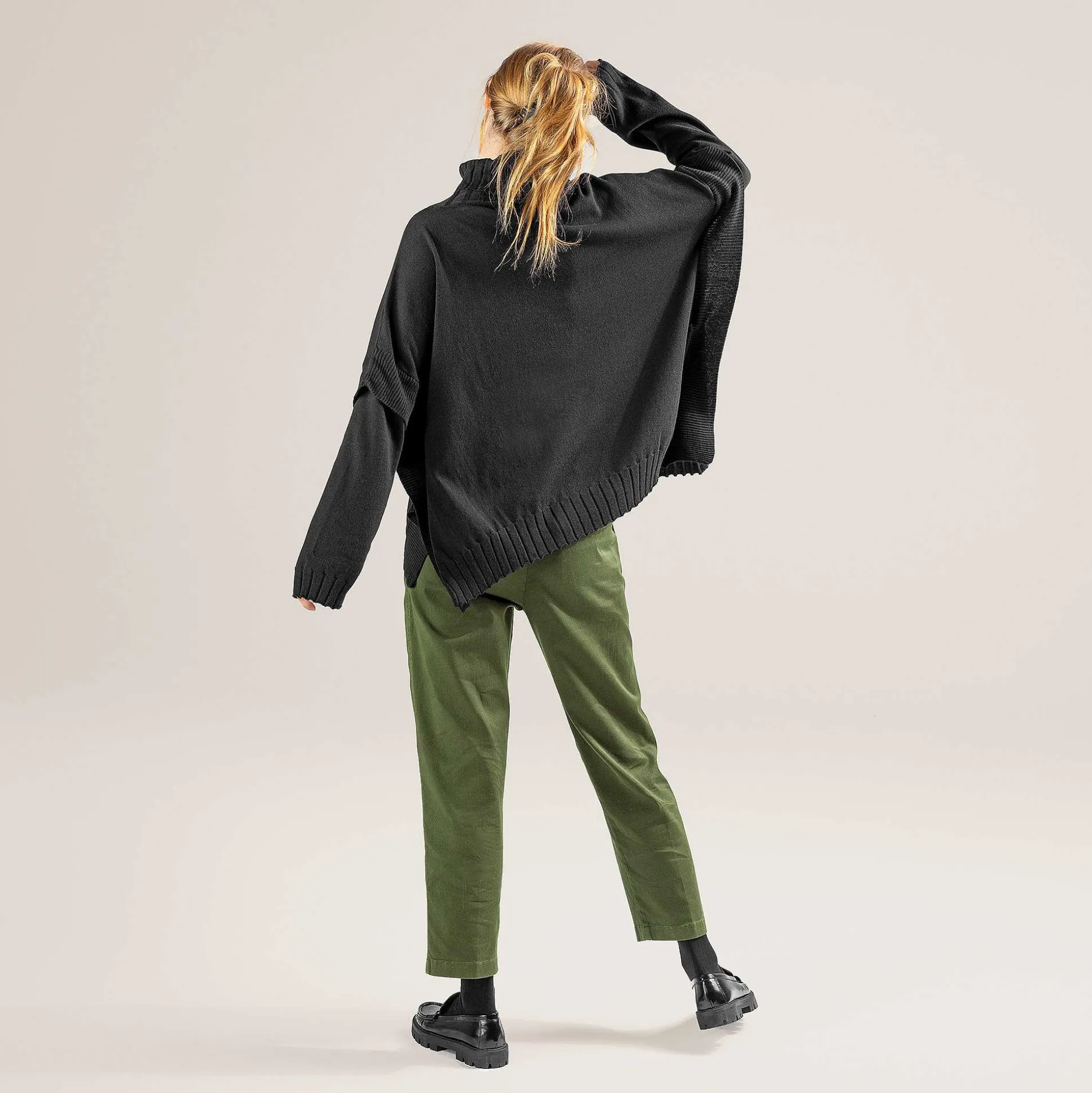 LIVING CRAFTS Paisley - Poncho Schwarz Shop
