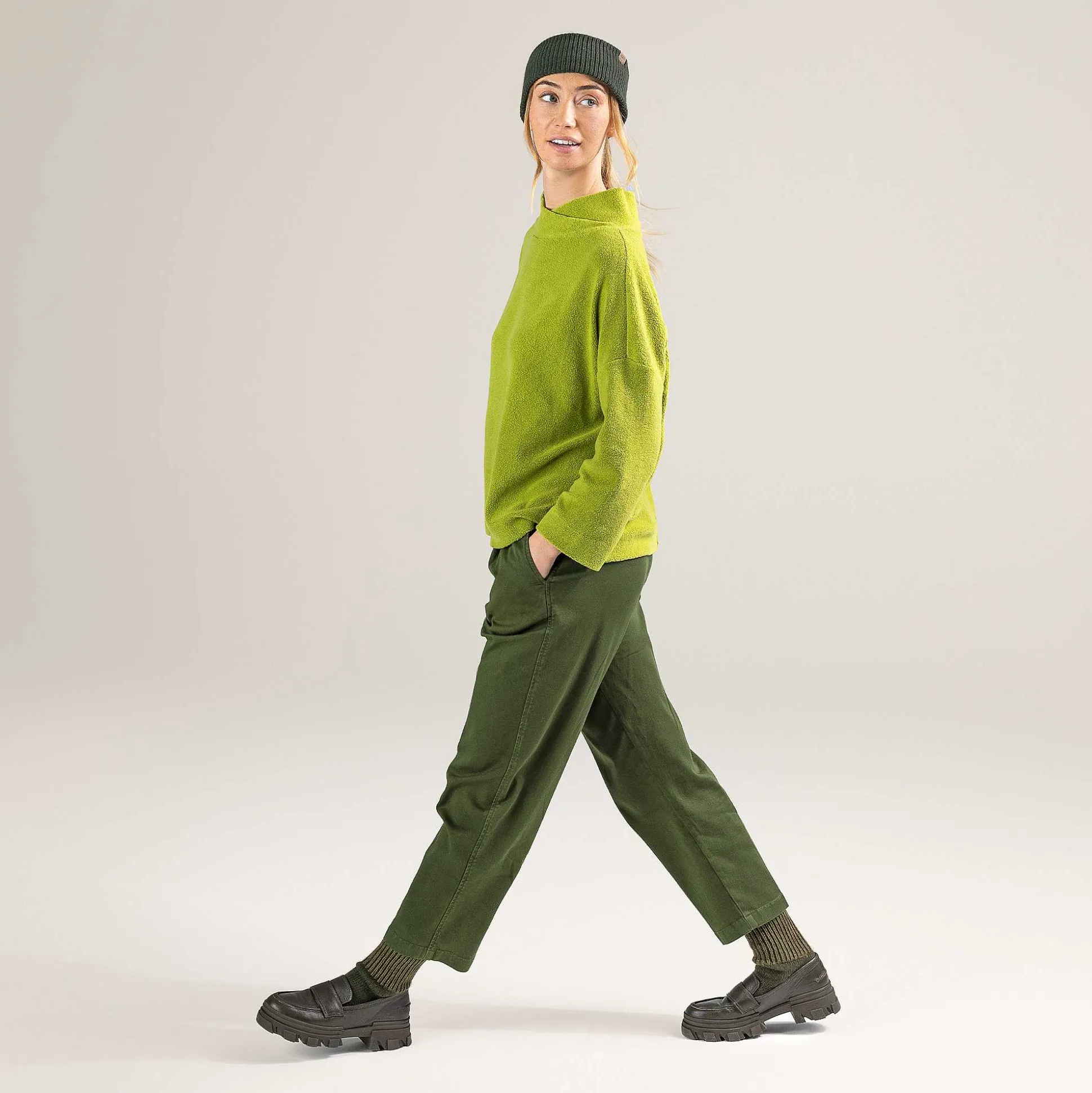 LIVING CRAFTS Penelopis - Fleecepullover Grun Werden Hot